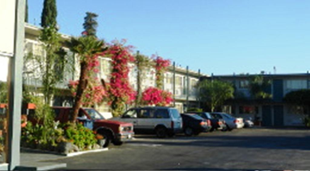 Antioch Executive Inn Exterior foto